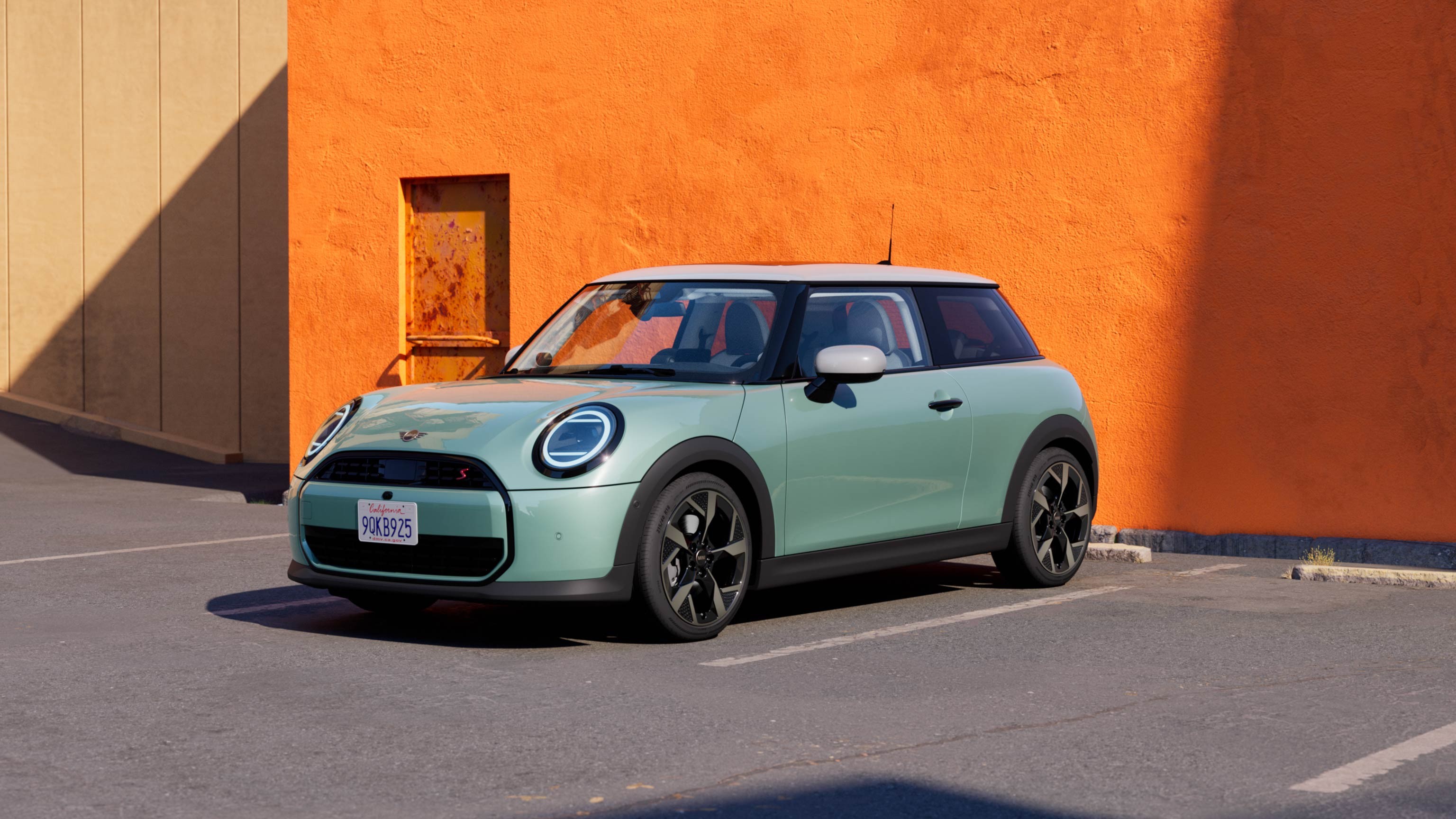 MINI Cooper 3-door – factory hall front view
